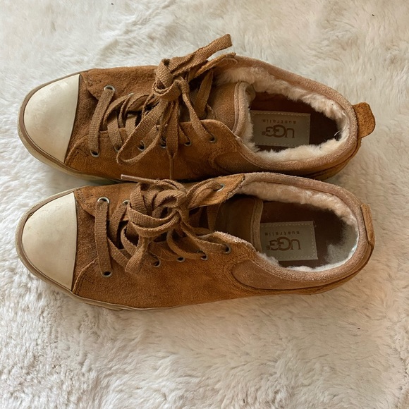 Uggs - Picture 3 of 4